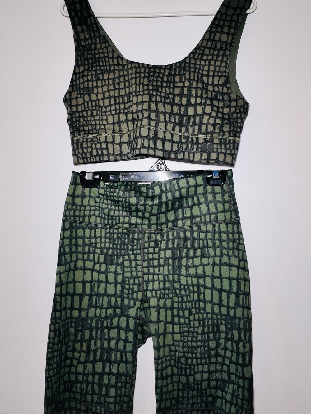 Croc-Effect Olive Green High-Waist Leggings & Crop Top Set Fabletics